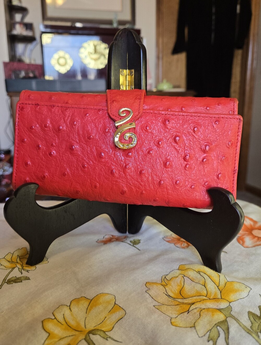 Vintage Vera Pelle Red Ostrich-Texture Genuine Leather Wallet with Gold Accent